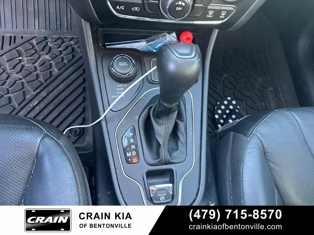 Used 2021 Jeep Cherokee Latitude Lux w/ Sun & Sound Group AWD/4WD image 27