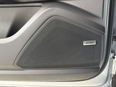 Certified 2025 Porsche Cayenne AWD/4WD image 34