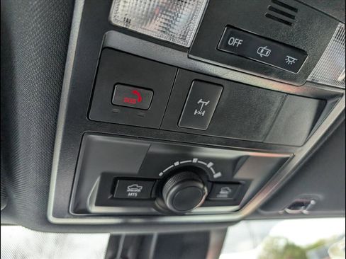 Used 2022 Toyota Tacoma TRD Off-Road image 13