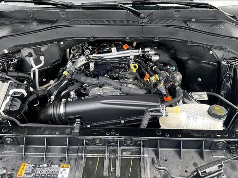 Certified 2025 Ford Explorer Active AWD/4WD image 10