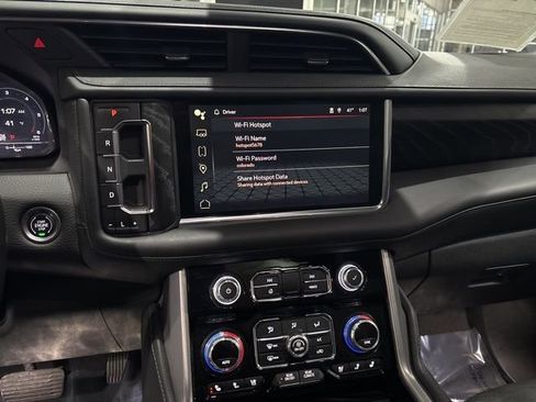 Used 2024 GMC Yukon XL Denali image 20