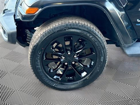 Used 2021 Jeep Wrangler Unlimited Sahara image 33