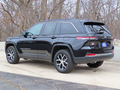 Certified 2025 Jeep Grand Cherokee Limited AWD/4WD image 23
