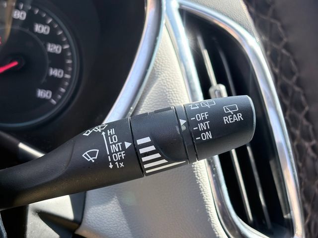 Used 2023 Chevrolet Equinox LT w/ Driver Convenience Package AWD/4WD image 17
