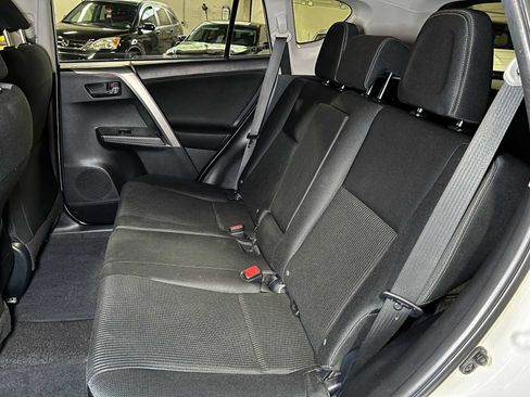 Used 2014 Toyota RAV4 XLE AWD/4WD image 19