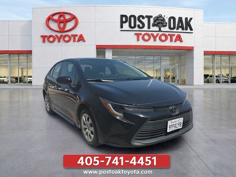 Used 2025 Toyota Corolla LE FWD image 6