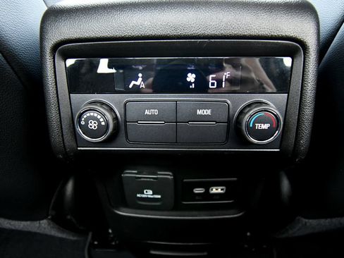 Used 2023 GMC Acadia SLT AWD/4WD image 20