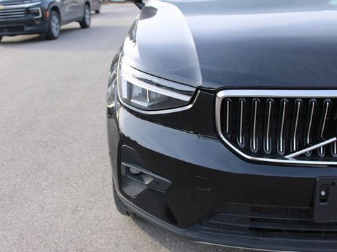 Used 2025 Volvo XC40 B5 Plus image 42