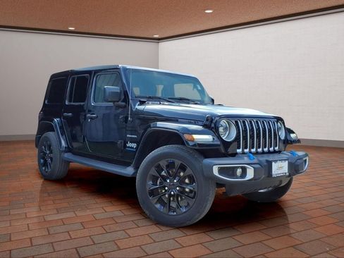 Used 2023 Jeep Wrangler Unlimited Sahara w/ Cold Weather Group AWD/4WD image 3