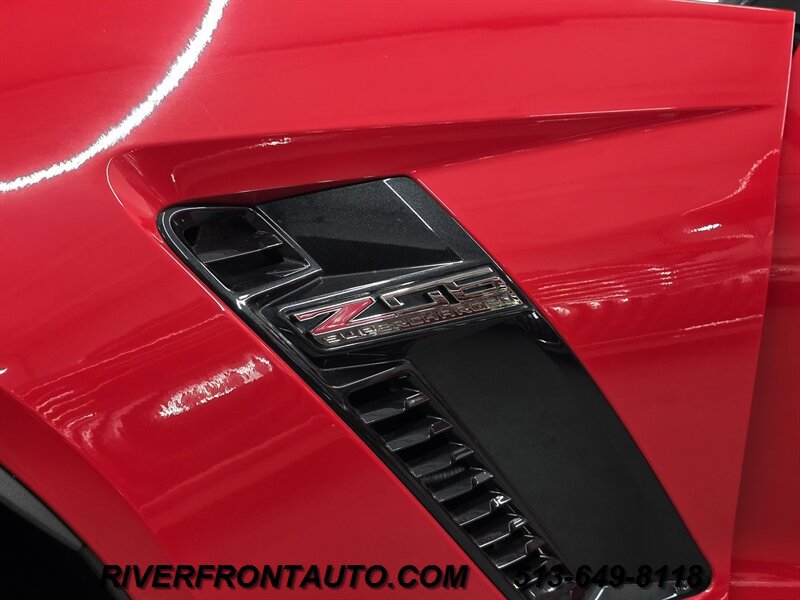 Used 2015 Chevrolet Corvette Z06 w/ 3LZ Preferred Equipment Group RWD image 18