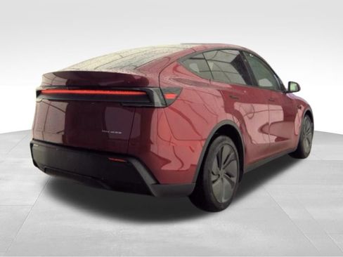 Used 2026 Tesla Model Y AWD image 8