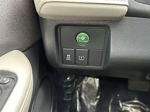 Certified 2021 Honda HR-V LX image 21