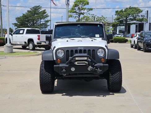 Used 2013 Jeep Wrangler Unlimited Rubicon w/ Connectivity Group AWD/4WD image 2