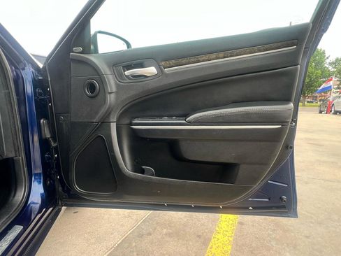 Used 2016 Chrysler 300 C AWD/4WD image 33