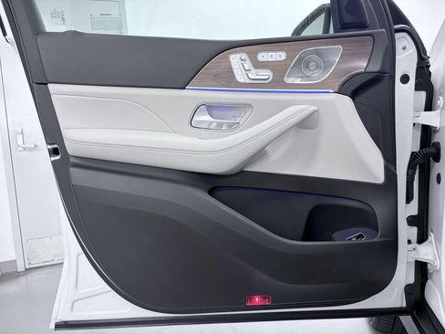 Certified 2024 Mercedes-Benz GLS 450 4MATIC image 17