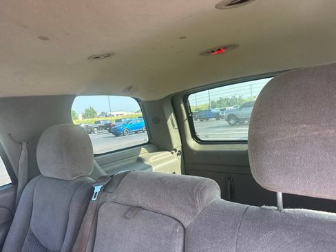 Used 2005 Chevrolet Tahoe LS RWD image 10