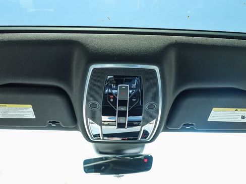 Used 2022 Audi A8 L 3.0T AWD/4WD image 9