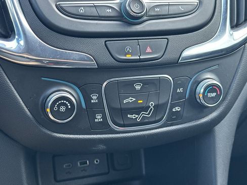 Used 2023 Chevrolet Equinox LT image 20