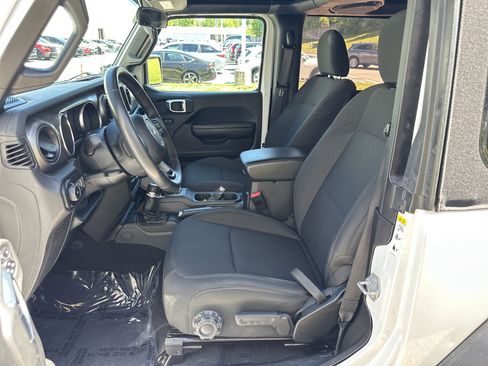 Used 2020 Jeep Wrangler Sport AWD/4WD image 15