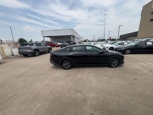 Used 2025 Kia K4 FWD image 16