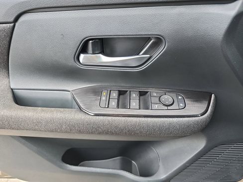 Used 2025 Nissan Kicks SV image 30