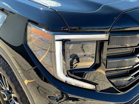 Used 2023 GMC Sierra 1500 Elevation AWD/4WD image 35