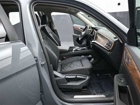 New 2026 Volkswagen Atlas SE image 14