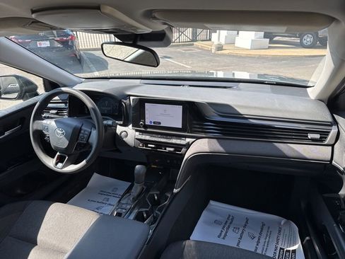Used 2025 Toyota Camry LE image 18