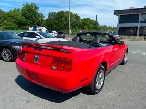 Used 2005 Ford Mustang Convertible RWD image 15