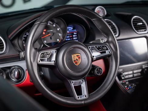Used 2025 Porsche 718 Cayman RWD image 25