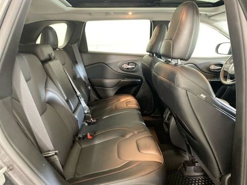 Used 2022 Jeep Cherokee Trailhawk w/ Sun, Sound & Nav Group image 31