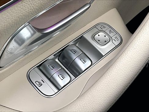 Used 2024 Mercedes-Benz GLS 450 4MATIC image 36