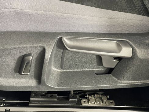 Used 2022 Volkswagen ID.4 Pro image 18