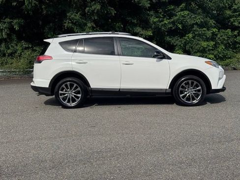 Used 2016 Toyota RAV4 SE AWD/4WD image 10