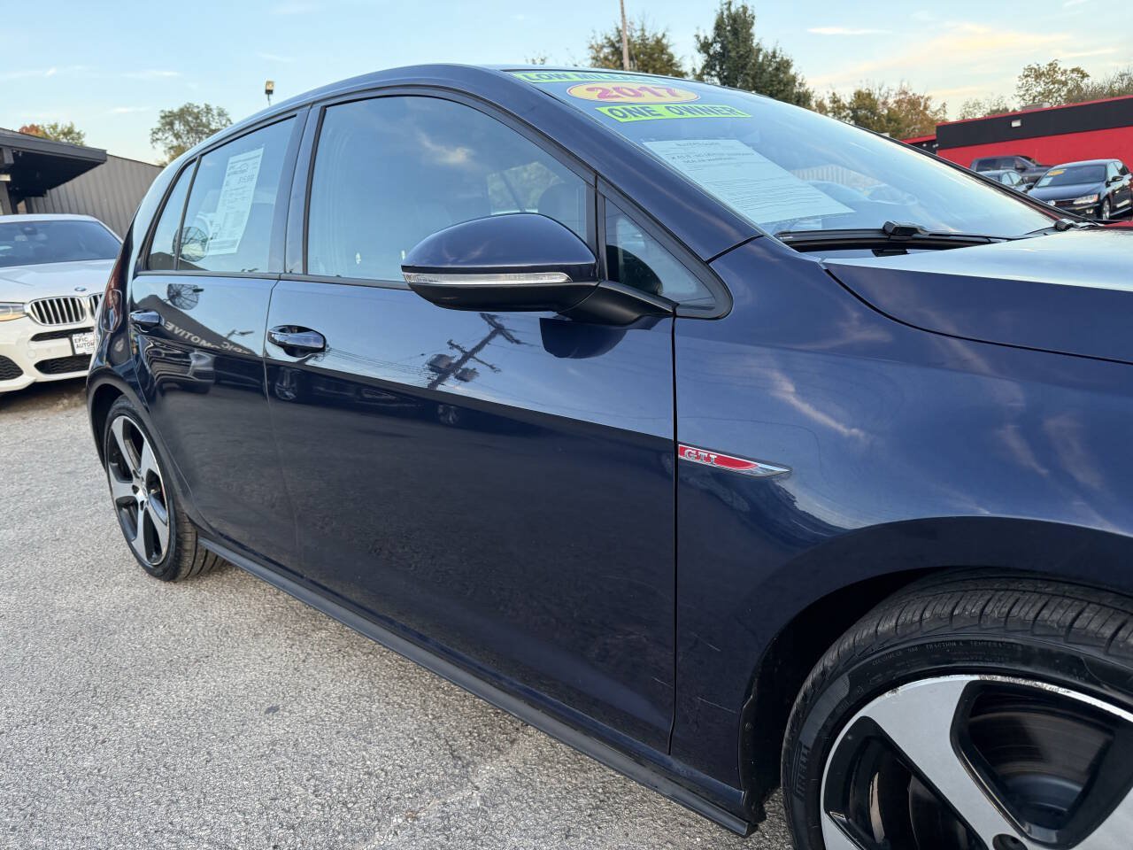 Used 2017 Volkswagen GTI SE FWD image 5