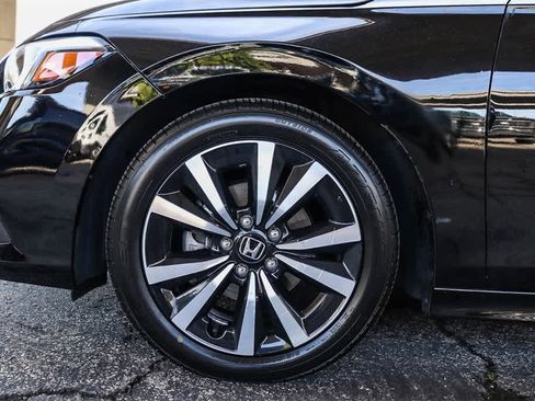 Used 2022 Honda Civic EX image 11