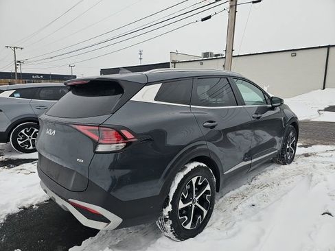 Used 2023 Kia Sportage EX image 4