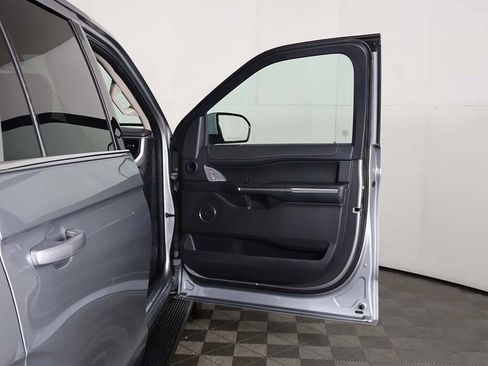 Used 2024 Ford Expedition XLT image 22