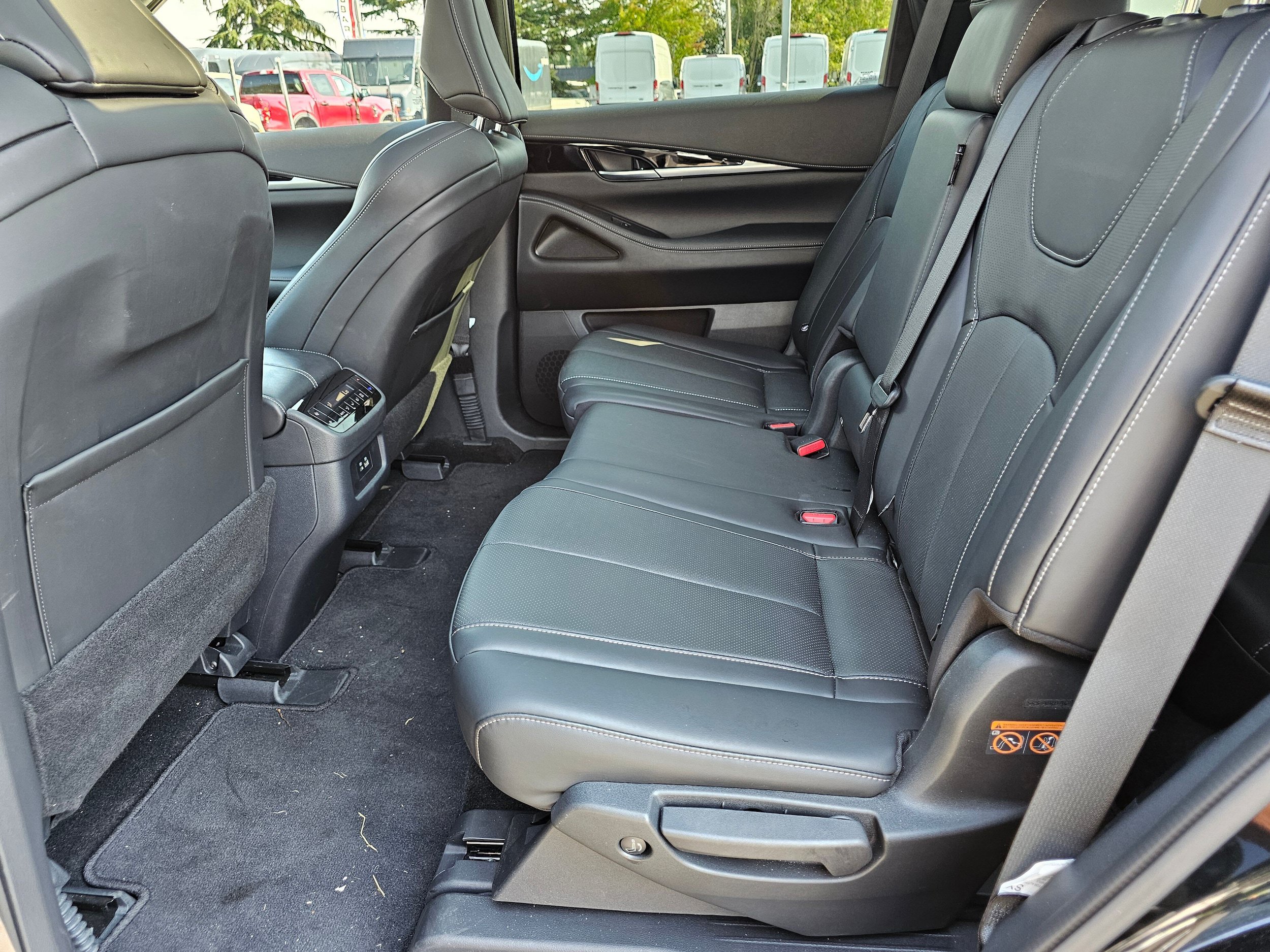 Used 2025 INFINITI QX60 Pure AWD/4WD image 19