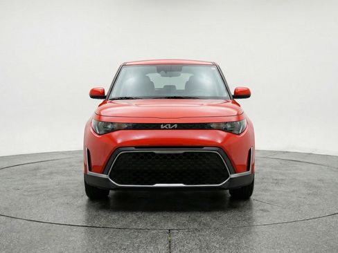 Used 2025 Kia Soul LX w/ LX Technology Package image 2
