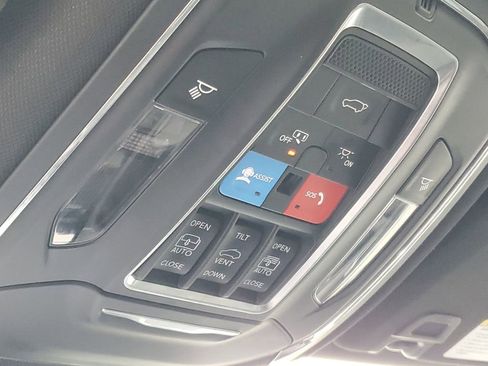 Used 2024 Jeep Grand Cherokee L Limited w/ Luxury Tech Group II image 25