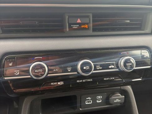 Used 2025 Honda Pilot EX-L image 19