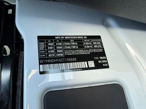 New 2025 Mercedes-Benz Sprinter 2500 image 28