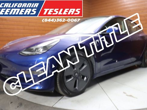 Used 2022 Tesla Model 3 Standard Range image 1