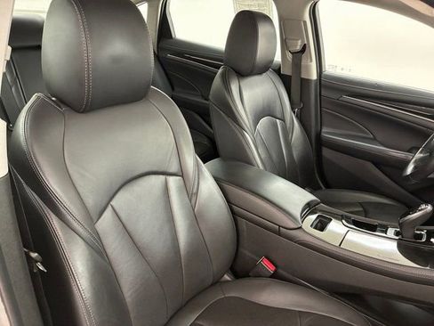Used 2019 Buick LaCrosse Essence image 14
