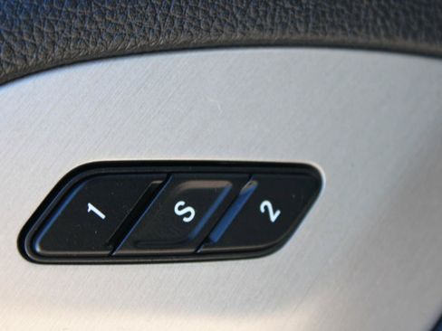 Used 2023 Chrysler Pacifica Limited w/ Uconnect Theater Family Group AWD/4WD image 17