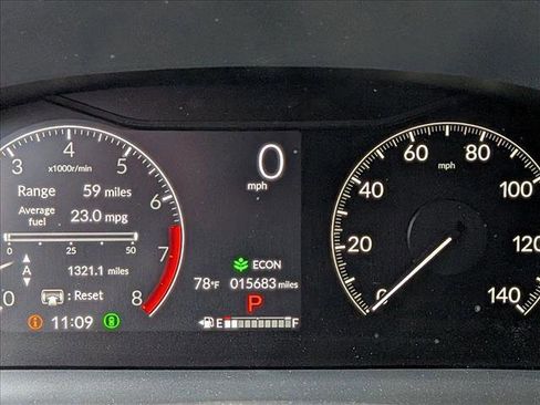 Used 2025 Honda Pilot Touring image 11