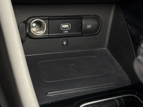 Used 2022 Kia Niro Touring Special Edition FWD image 29