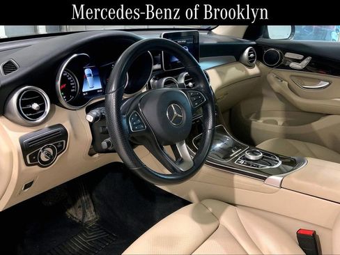 Used 2019 Mercedes-Benz GLC 300 4MATIC image 17