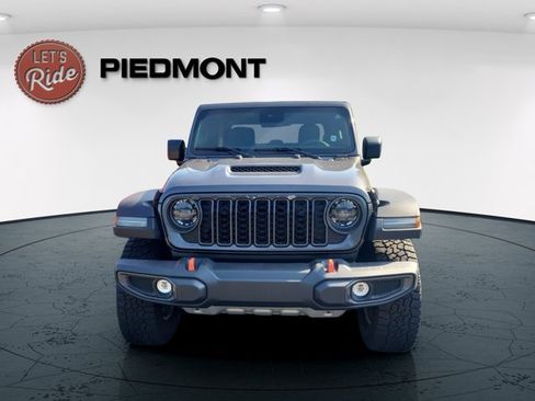 Used 2024 Jeep Gladiator Mojave w/ Safety Group AWD/4WD image 2